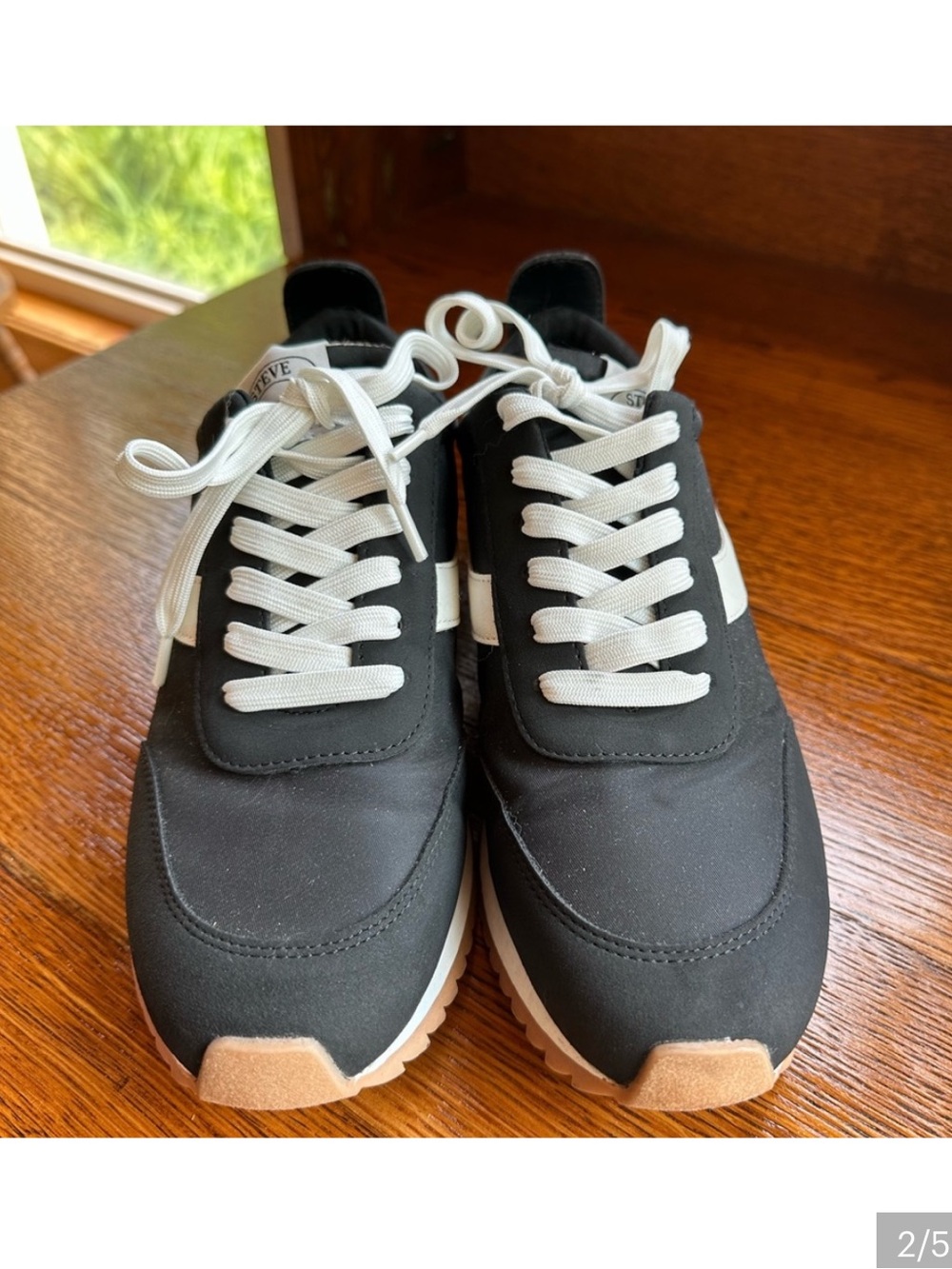 Steve Madden Sneaker Tennis Shoes Size 9 EUC